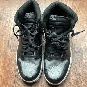 JORDAN AIR JORDAN 1 MID. Used size 7